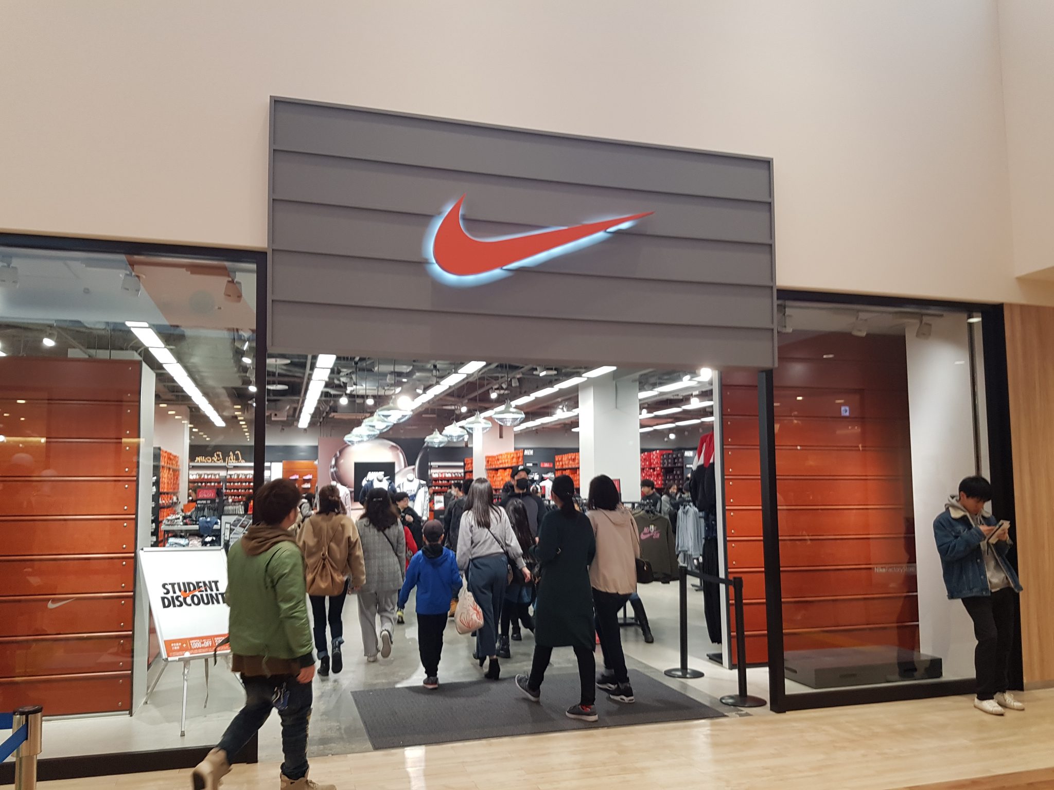 nike outlet jounieh
